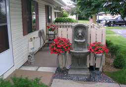Image of Royal Glen Apartments in Comstock Park, MI