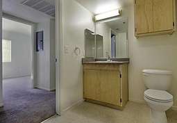 Image of Valley Oaks Apartments in Tulare, CA