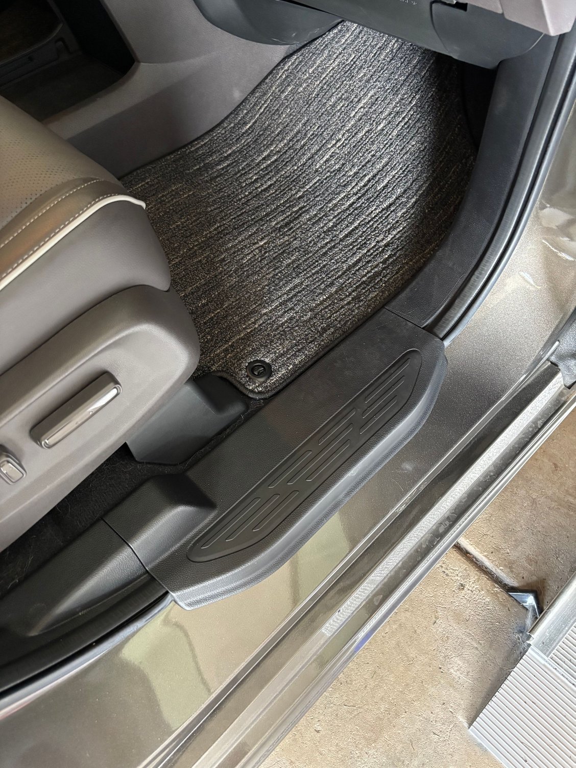 2022 Honda Odyssey door trim