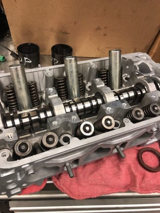 Reconditioned front cylinder head with new camshaft