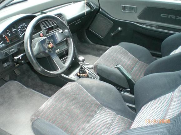 90 CRX Si (Interior)

Clean interior...no rip on the seats, had this for 2.5 years (while in school)