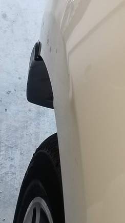 A better view of the right rear gap
