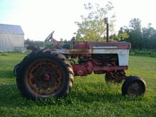 Farmall 560, this also is in peice, putting a new sleave and piston kit in her.I6, makes about 64 HP                                                                                    
