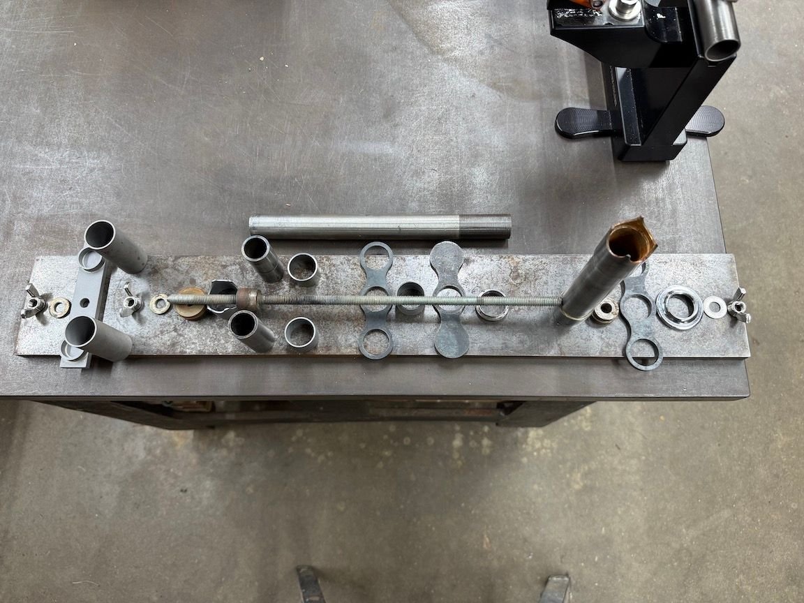 The tool disassembled so you can see all the parts