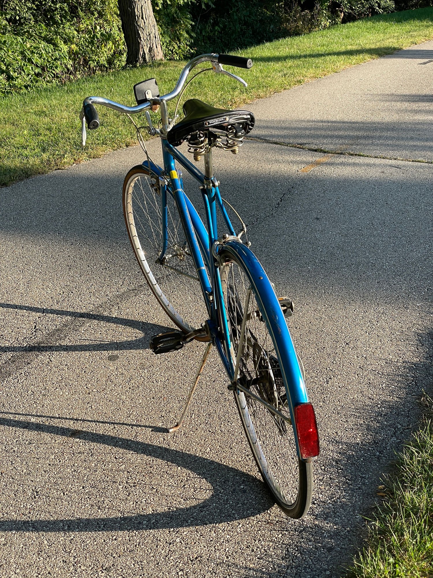 Note the enormous 70s reflectors