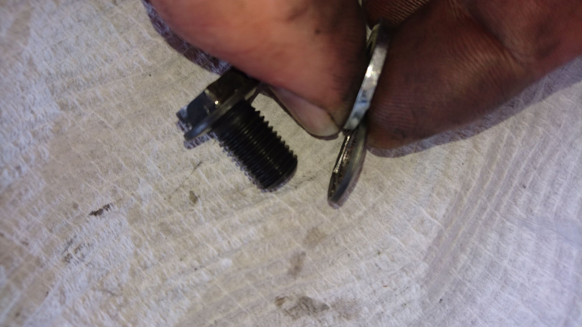 Tightening crank bolt Bike Forums