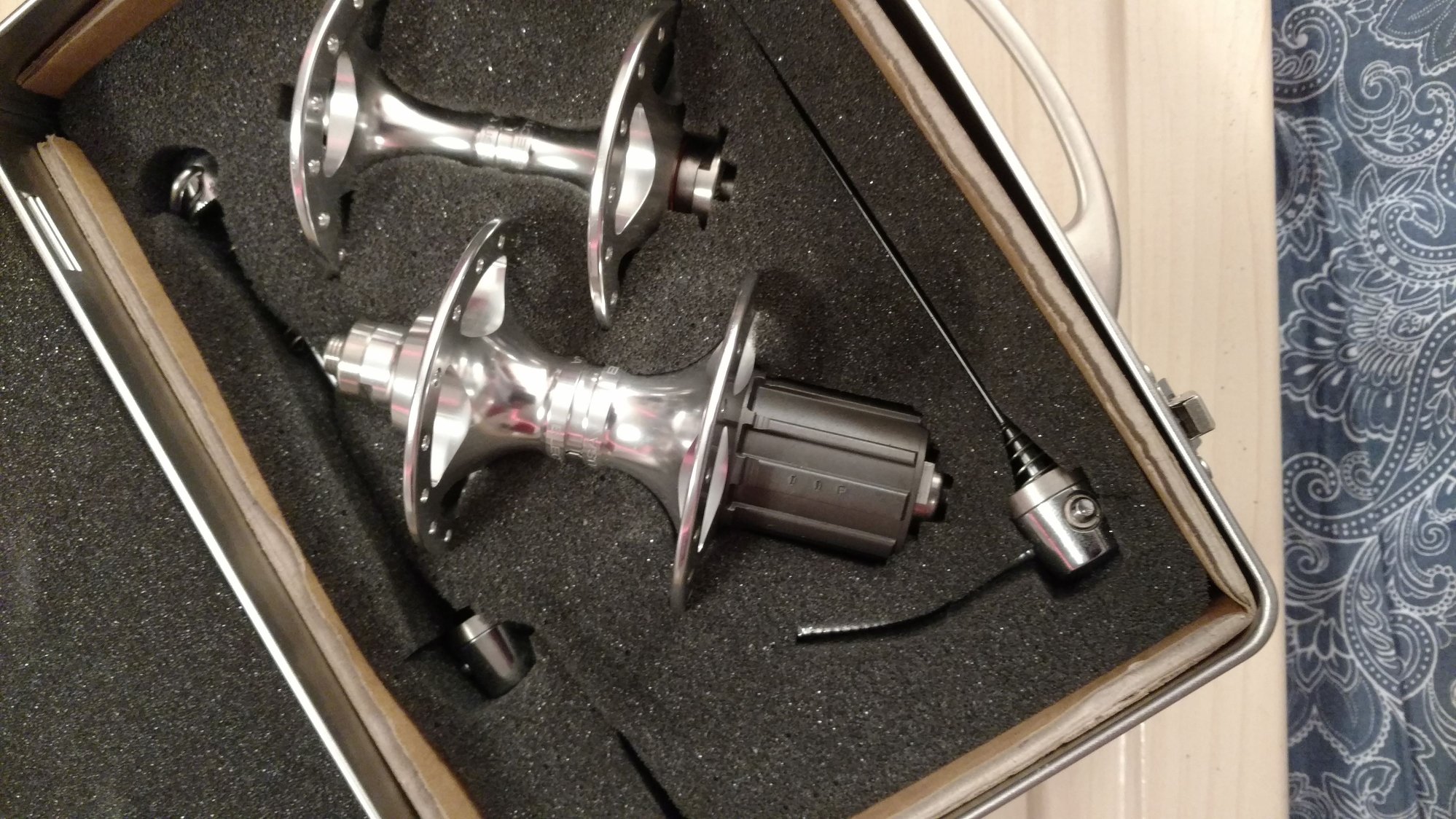 Moyeux campagnolo c-record neufs velo vintage
