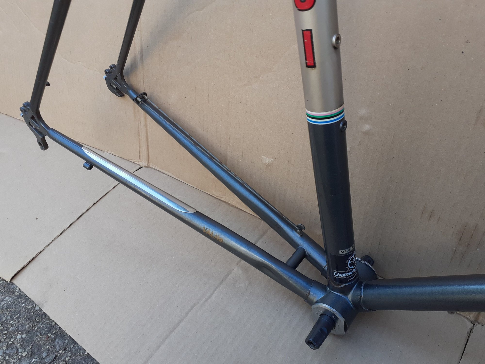 Fuji Touring Series IV lugged steel bicycle frame/fork, quad