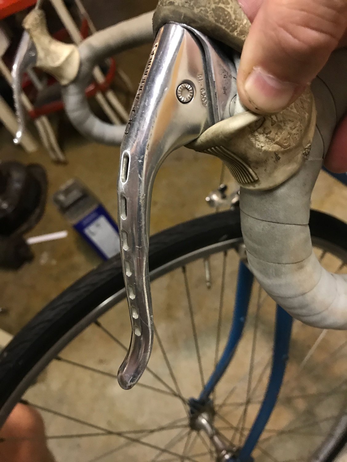 adjusting shimano disc brake levers