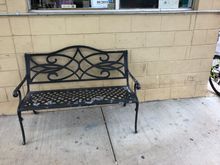 I left a water bottle on this bench a month ago. I swung by the store to see if they still had it. 