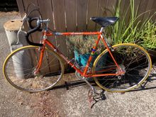 Yes, it's not the drive side. It was only to show the bar tape!