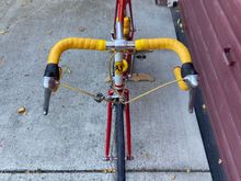 Nitto Randonneur bars and gel inserts under the tape make for a comfy, all-day rider. 
