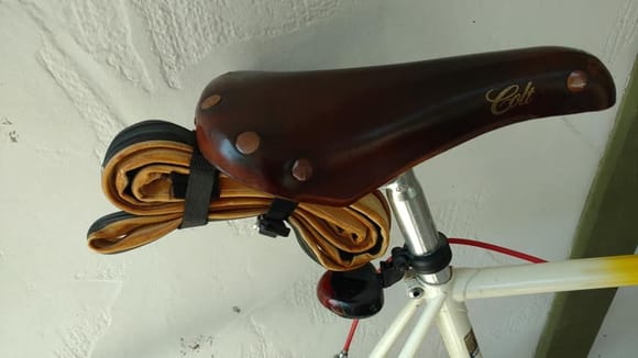 It seems odd that a brown saddle would look so goor on a red and white bike but it really works and it is very comfy too. 