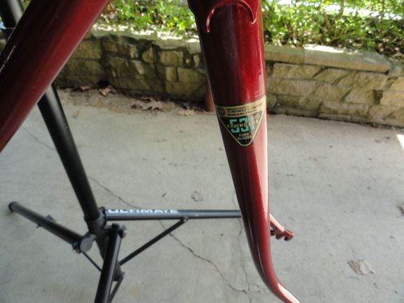 Fork blades without chrome socks, it came that way after a paint job by Keith Anderson