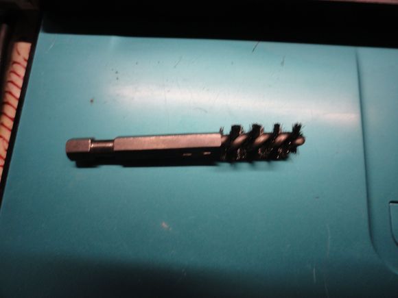 But old MH has a fix for Squirt daddy; these special wire brushes should clean the eyelets with some ease. 