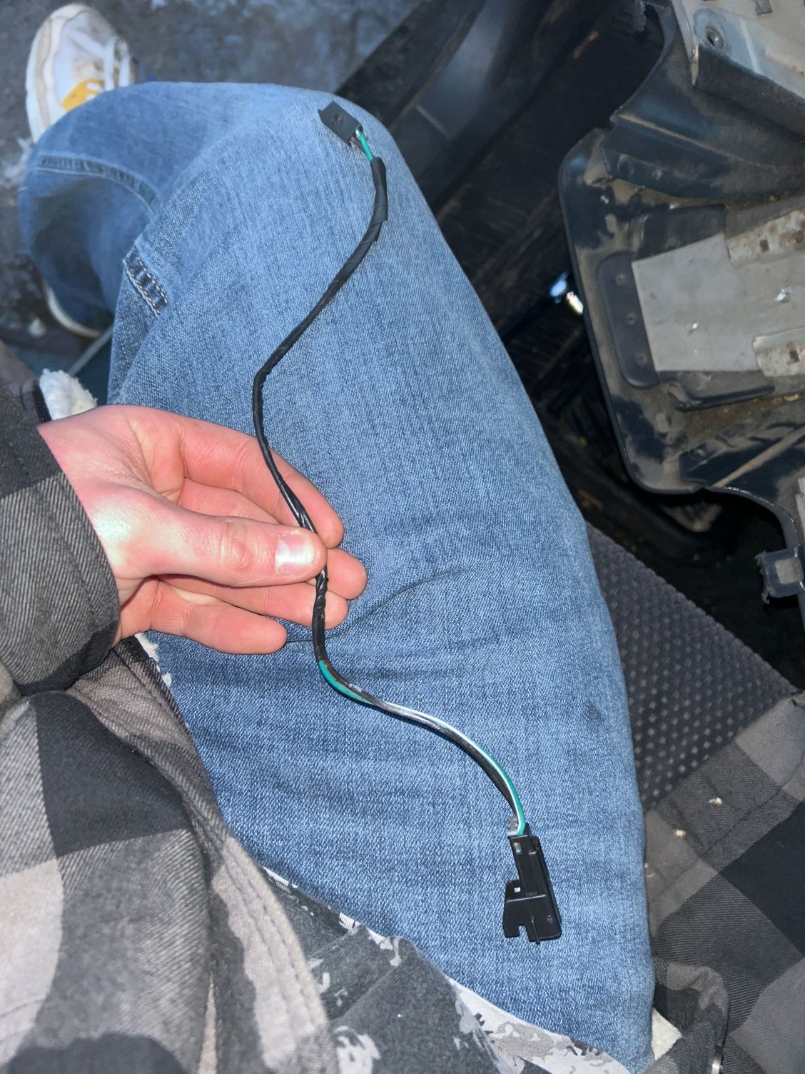 This is the two wires spliced into one