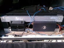 Amp rack between pro box and tailgate