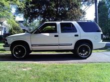 This picture is when i first pulled into my driveway after getting my wheels on for the first time.