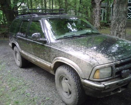 after trail  got my saffari backet and lights but those are goin in the back  nd i got kc daylighters for the front