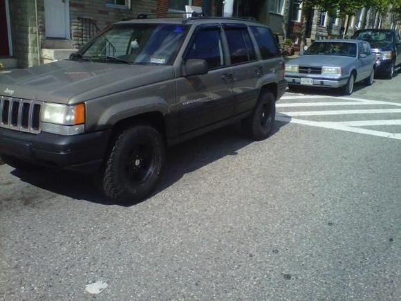 With the freshly painted wrangler wheels and 
31's