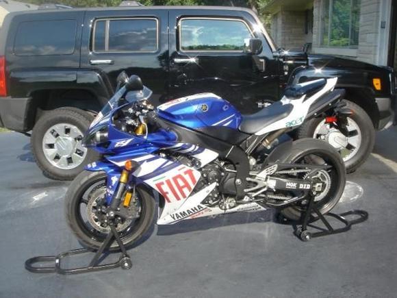 2008 Yamaha YZF R1 Fiat LE #196/380
2008 Hummer H3 Alpha Lux Edition