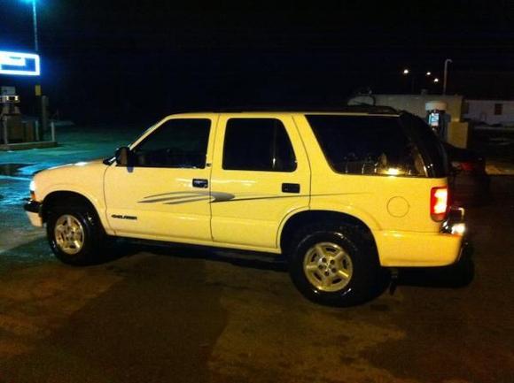 Its not yellow its white lol