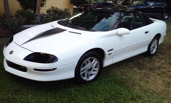 93 Camaro V8 Just Washed