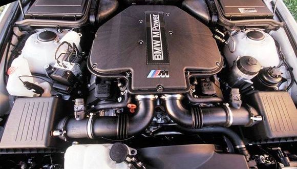 M5 Engine Bay - 486HP - 433 Tq
0-60 4.2 sec A truly amazing machine, 10 years later, zero problems and she is mean and fast!