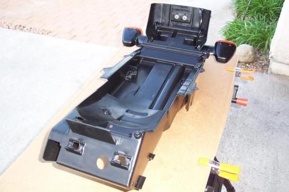 F4i split seat battery tray w/ factory turn signals, lic plate light &amp; bracket
