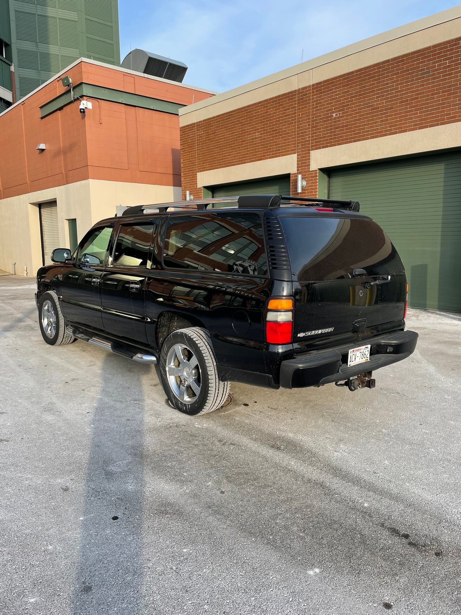 2006 Chevrolet Suburban 1500 - 2006 Suburban LTZ - Used - VIN 3GNFK16U66G116433 - 155,000 Miles - 8 cyl - AWD - Automatic - SUV - Black - De Pere, WI 54115, United States