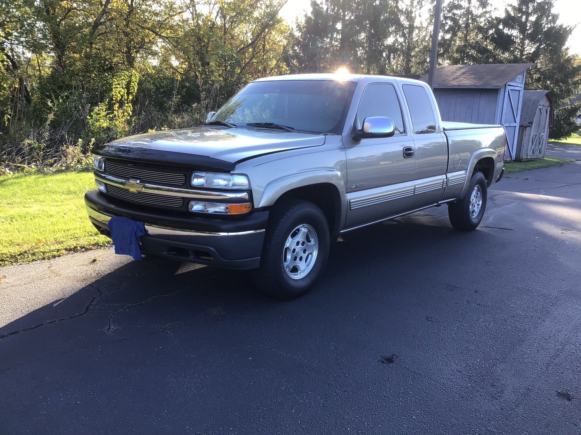 2001 Chevrolet Silverado 1500 - 2001 Chevrolet Silverado 1500 LS Extended Cab z71 - Used - VIN 1GCEK19T81E250125 - 8 cyl - 4WD - Automatic - Truck - Beige - West Chester, OH 45069, United States