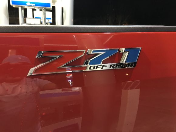 Bed side Z71 sticker replacement and color change