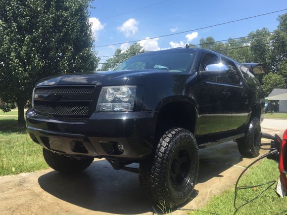 2008 suburban LTZ 6" fabtech lift 55" toyo open country II