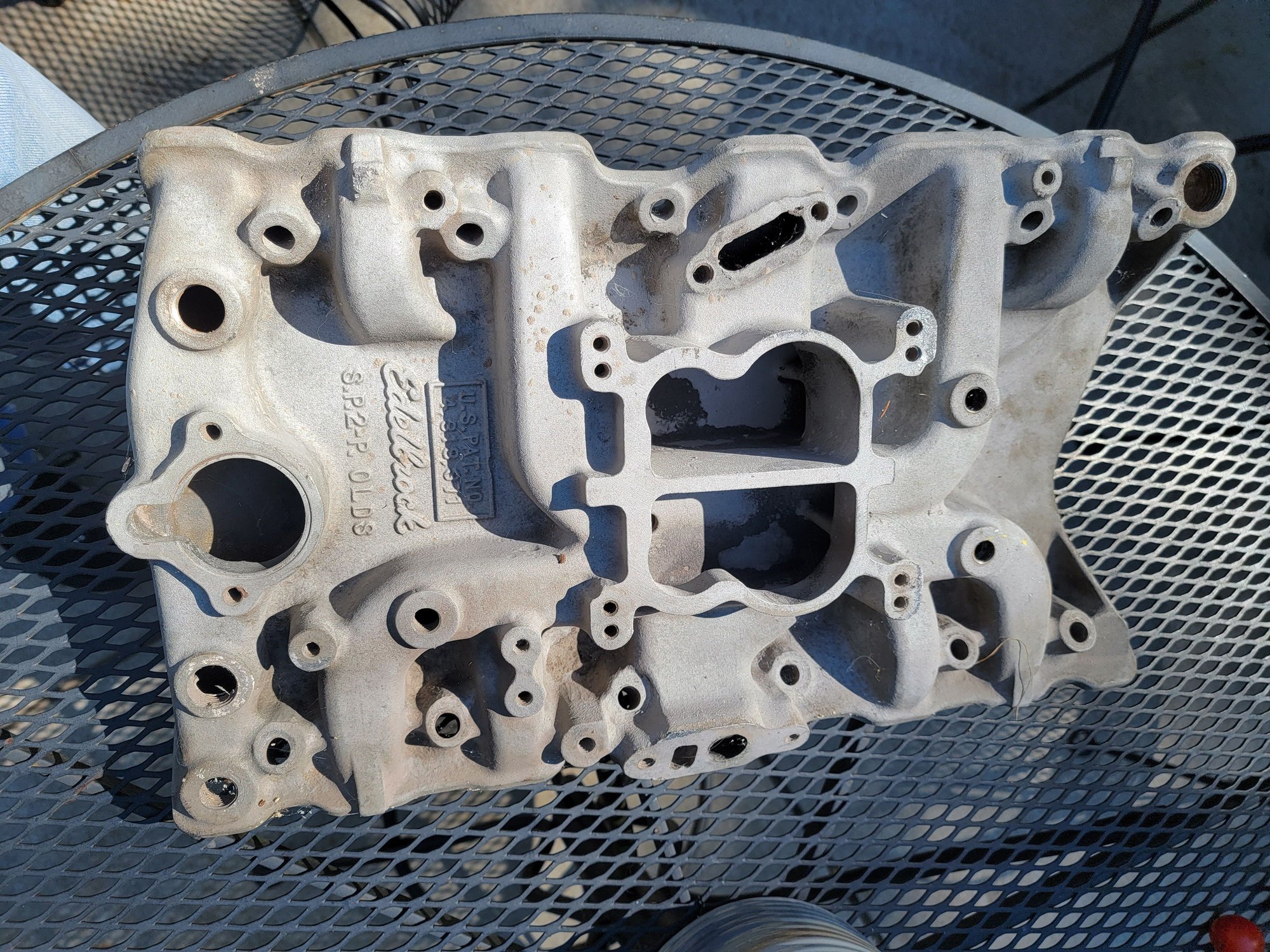edelbrock SP2P intake 3380