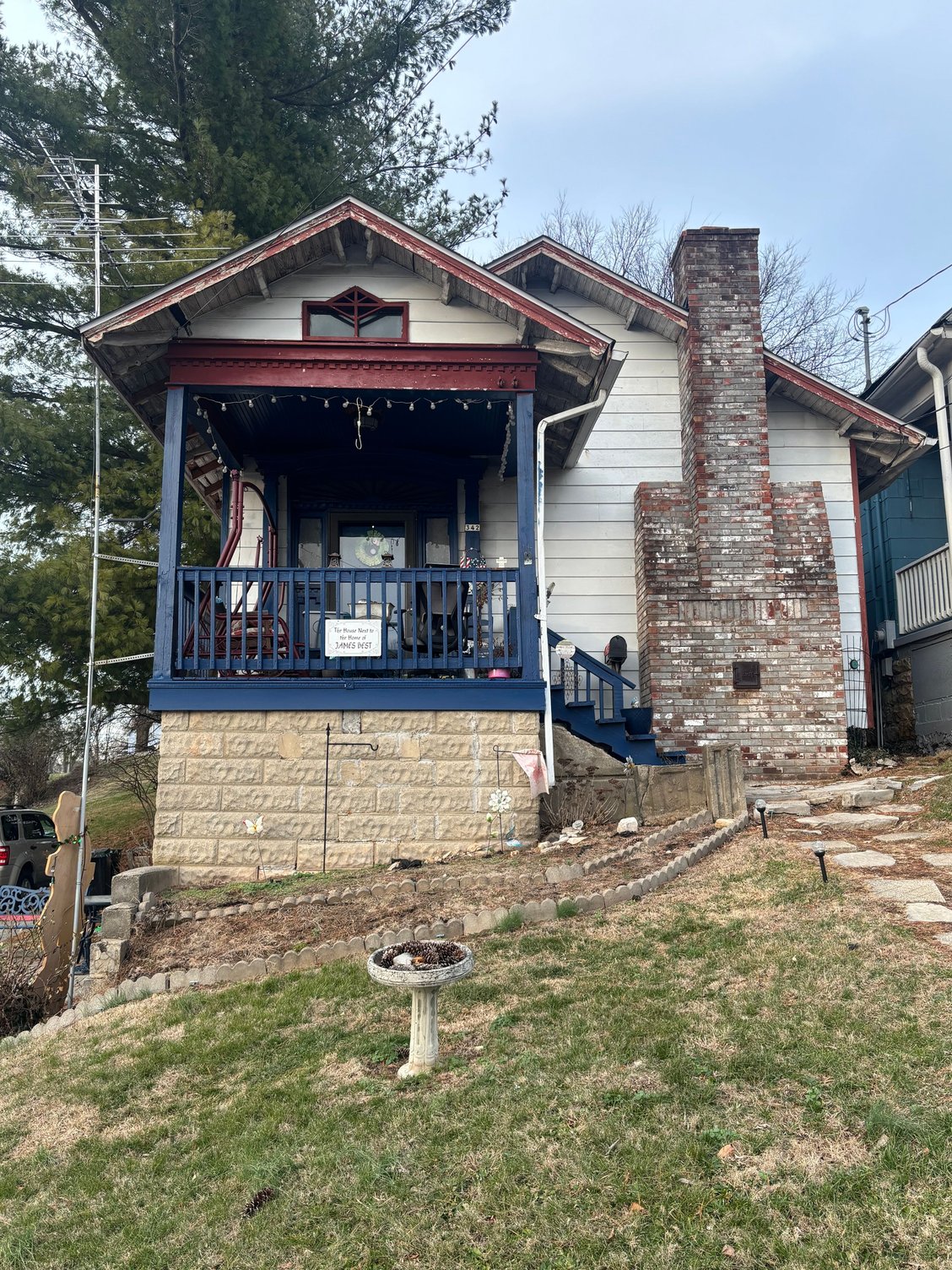 The house next door to the childhood home of James Best. 
