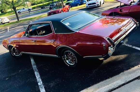 1969 Cutlass Supreme Holliday Sedan