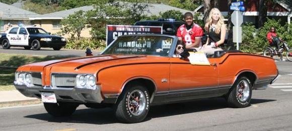 Ross in NSU Homecoming Parade 2011