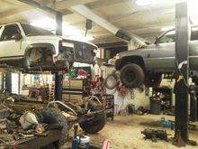 DIALY DRIVER BEING PUT BACK TOGETHER WHILE MY NEXT PROJECT IS BEING GUT OF ITS VORTECH 454/1 TON/ATLAS DRIVETRAIN.......CANT BELIEVE MY BOY DECIDED TO USE THIS TRUCK AS A DONOR BUT IM SURE GLAD HE DID......ITS BACK HOME NOW!!!!