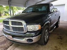 Chromed all-around trim.