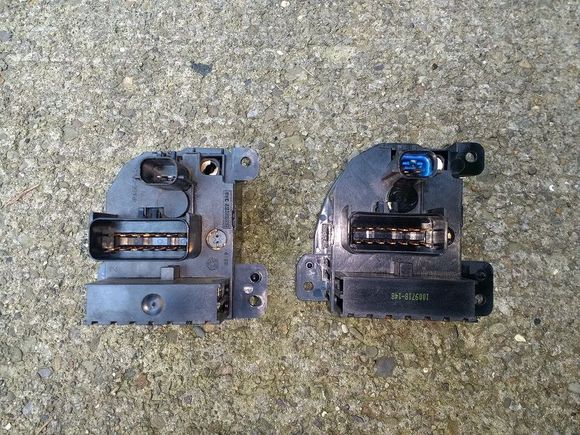 Left side, factory w/o fog lights.  On right, aftermarket knock off with pull out fog lights.
