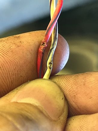 This is the only knick ive found so far that shows any wire.. the rest of it goes up into the frame and Tees into the harness 