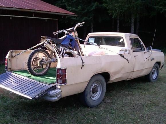 that's my bike (: '98 YZ250, in the process of getting torn apart!