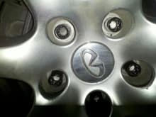 keyed lugnuts