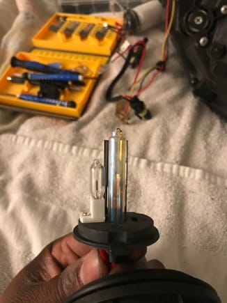 This is a pic of my hid bulb as you can see I kept with the stock way it should work. Most just put a one way kit and they lose the hi beam function but I wanted it still so it has the 3k hid yellow for fogs and the white for halogen bulb part.