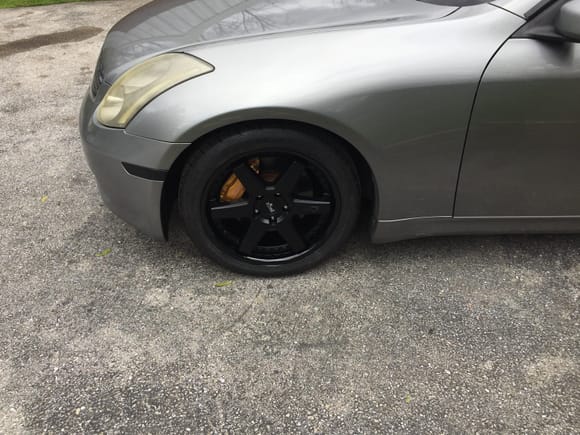 Clear them calipers without spacers, sitting on stock suspension, no rubbing with a 255/275 tire setup