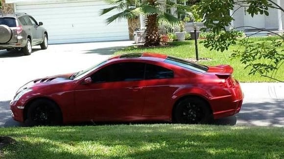 Pics on Craigslist showed the G35 like this, I traded my 1991 300zx twinturbo with 450hp. I traded my 300zx to get a 4 seater she looks great at a distance.