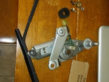 Rear wiper motor and blade cimplete with all rubber grommet and bolts.
$$$30$$$