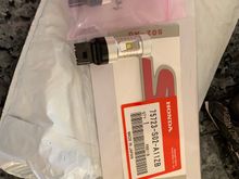 Friend gifted me these reverse LED’s :). Got an oem SI badge, as well as the  (oemness) DOHC vtec stickers (not shown). 