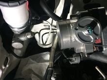 Here’s my issues I’m running into. I can’t seem to get anything to fit in this area. I guess that’s why you don’t see these manifolds on a rhd chassis