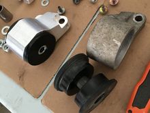 One of the new Hasport mount vs my old mount. They were soft shitty rubber, and it looked like the two sides of the bushing didn’t even match. 